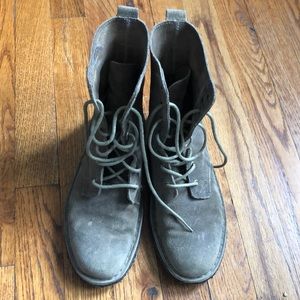 Clark’s genuine leather combat suede boots